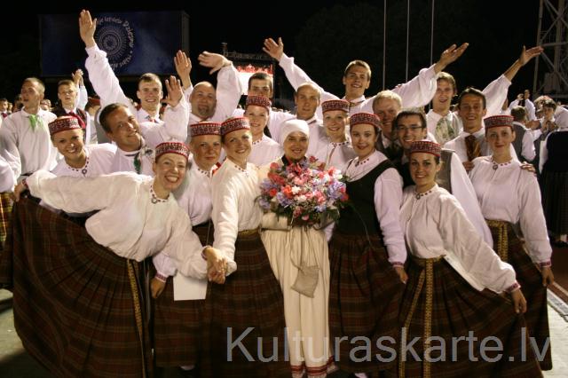 Dziesmu un deju svētki